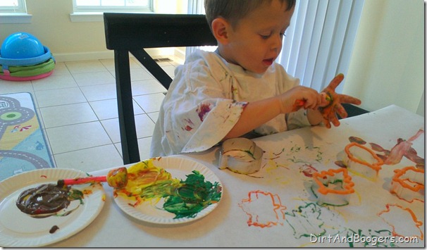 Cookie cutter painting, kids's art, fall leaves
